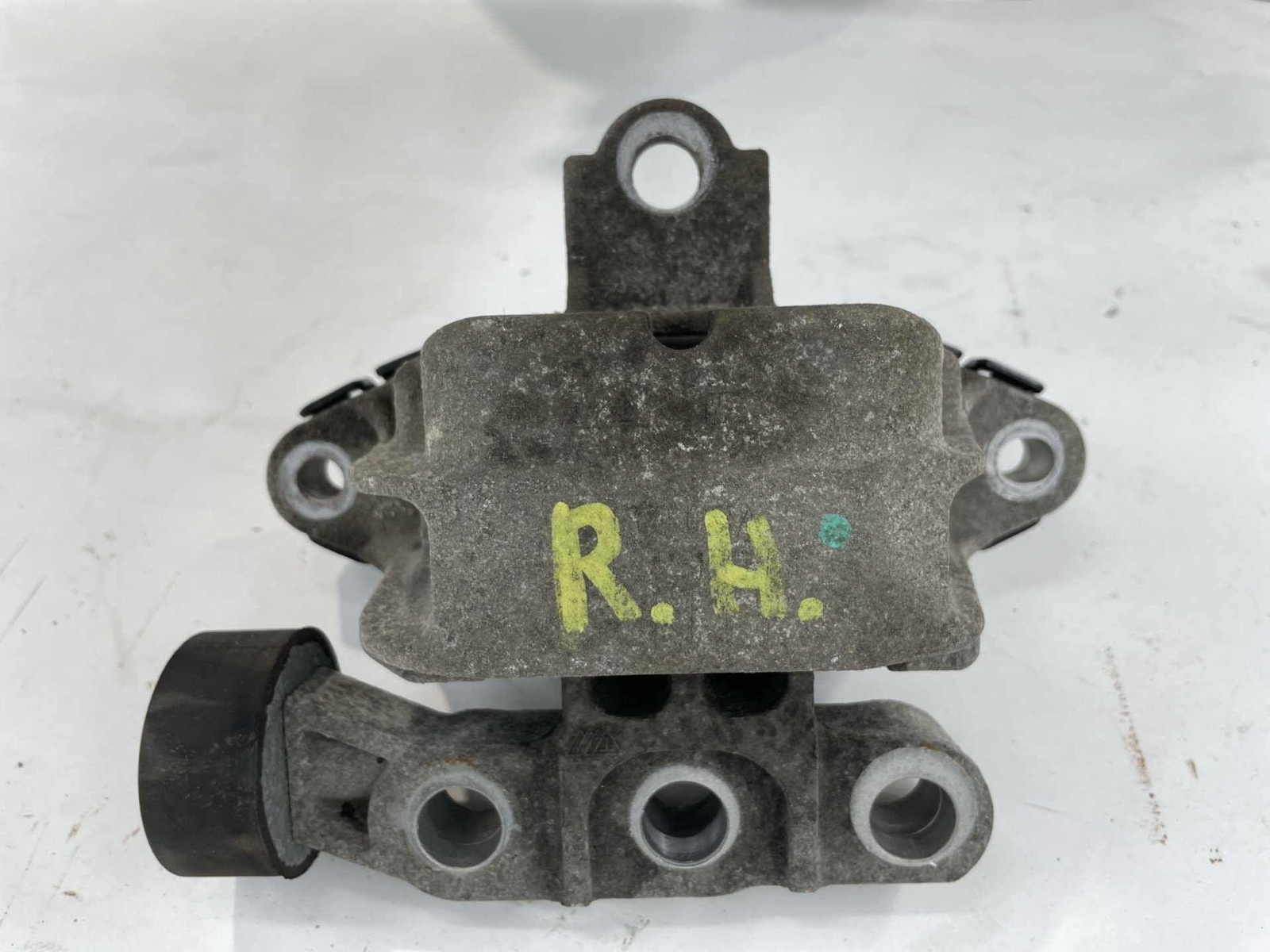 2012-2020 Chevrolet Sonic Right Passenger Side Engine Mount RH OEM Item image 5