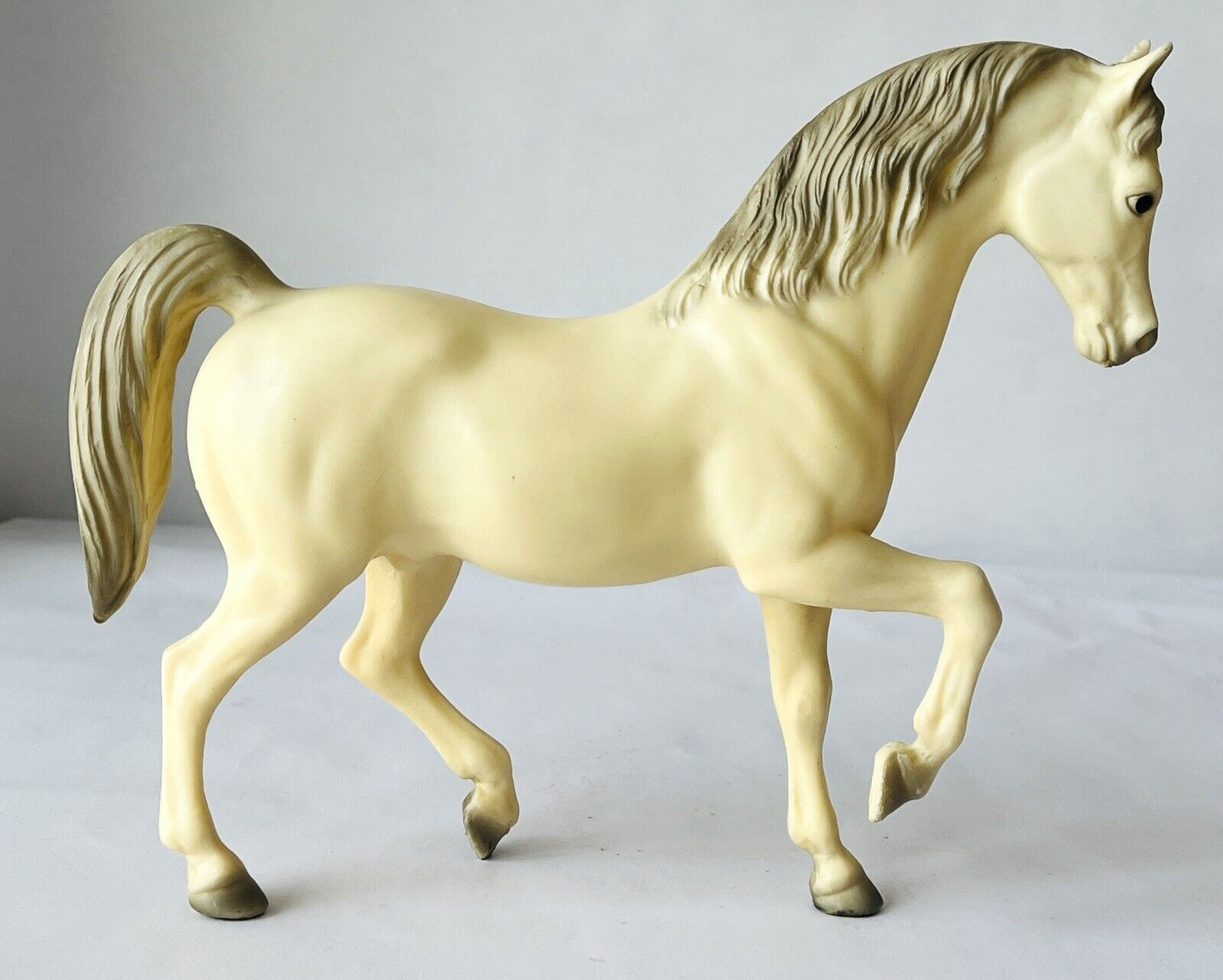 Primary image for Breyer Prince Arabian Stallion Model Horse Glossy Alabaster & Grey 1970 or later