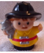 Fisher Price Little People Fireman Boy with Cat 2008 - $5.46 CAD