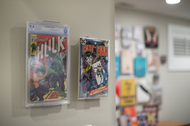 ComicMount - Comic Book Frame Display - Adjustable Wall Mount or Shelf S... - £4.73 GBP