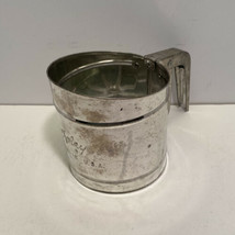 Vintage Foley Flour Sifter Handheld Squeeze Handle Made in USA Single Sc... - £11.71 GBP