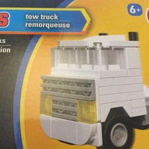 NEW Make It Blocks Tow Truck - 56 pieces (out of box) - $164.80 MXN