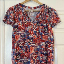 LOFT Red White Blue Boho Floral Blouse M Short Sleeve Lightweight Rayon Top - $15.90