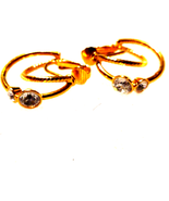 Vintage gold and rhinestone clip on earrings~absolutely lovely - $28.38 CAD