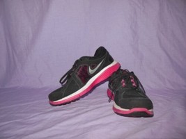 Ladies Nike Dual Fusion Athletic Shoes 8 - £15.97 GBP