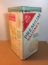 Vintage 60s Nabisco Premium saltine crackers tin 14oz image 3
