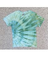 NEW Gildan Men’s Green Blue Sunburst Ice Tie Dye Shirt Short Sleeve Size... - $359.54 MXN