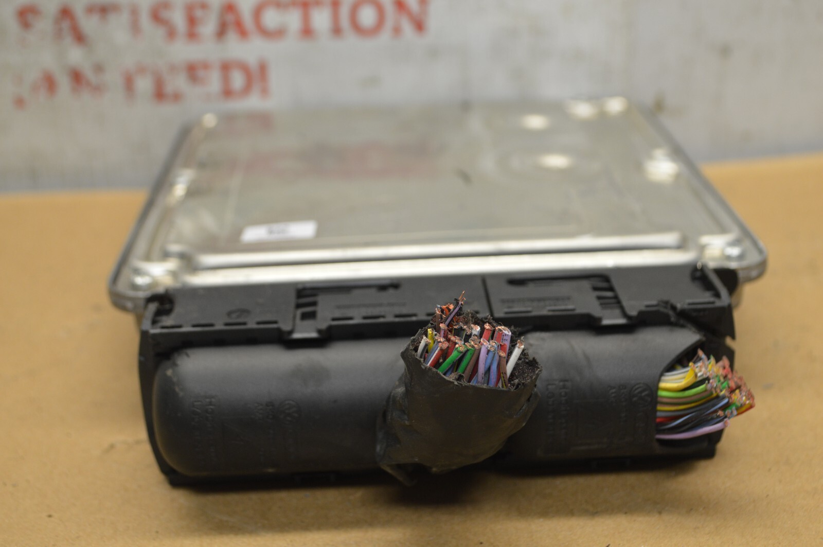 2013-16 Audi A4 Engine Control Unit ECU 8K5907115F Module 100-4A3 Item image 4
