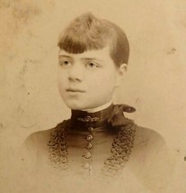 Cabinet Card Young Lady in Black Richter Studio Philadelphia PA DAMAGED - £18.41 GBP