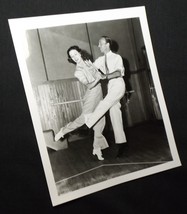 Candid Rehearsal Photo Fred Astaire &amp; Eleanor Powell 8x10”- Broadway Mel... - £29.89 GBP