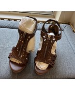 Carlos Santana Geneva Cork Brown Cut Out Wedge Zipper Women’s 7.5 NEW Gl... - $554.17 MXN
