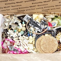 Mixed Jewelry Lot G. 2.4 lbs Mixed Vintage-Modern Wearable, Arts &amp; Craft... - €20,69 EUR