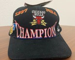 NWT 1997 NBA Championship Chicago Bulls Official Locker Room Snapback Cap - £71.16 GBP