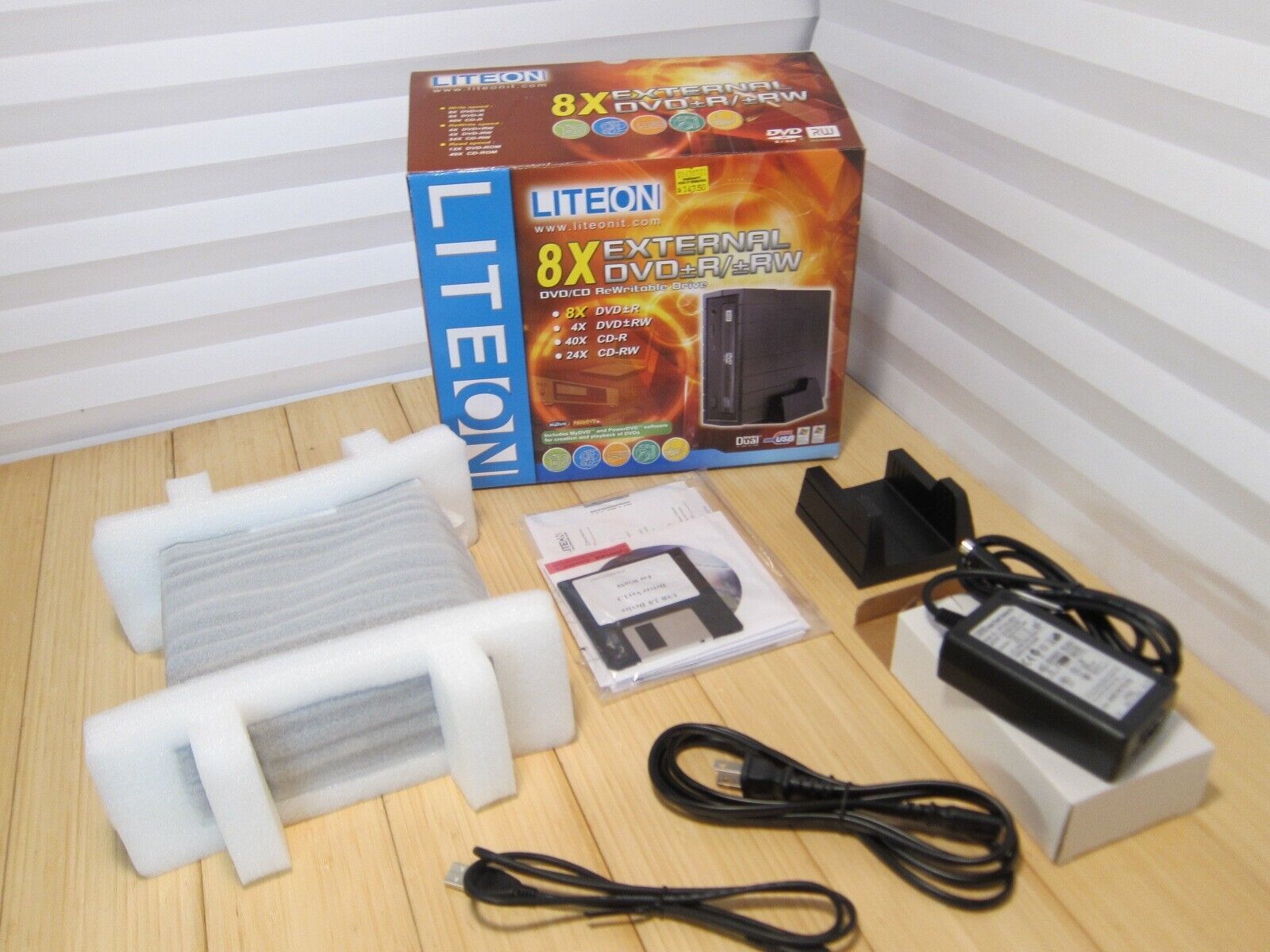 NOS Vintage July 2004 LITEON 8x External USB DVD +-R / +- RW - $112.19