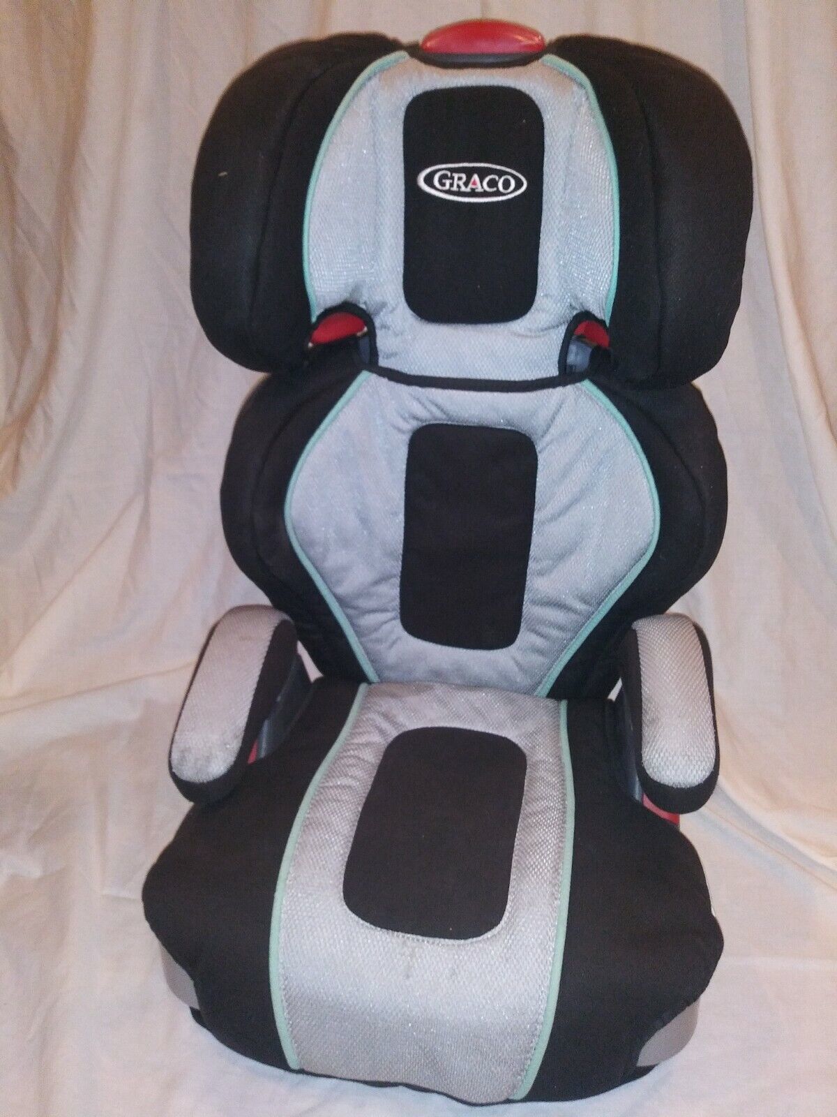 GRACO BOOSTER SEAT WITH HEIGHT AND WEIGHT ADJUSTABLE - $80.99