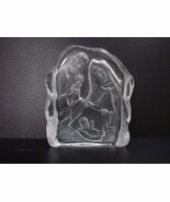 Vintage 4” Holy Family Nativity Molded Etched Glass Christmas Paperweigh... - $14.99