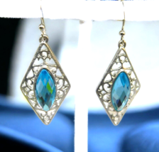 Vintage Crystal Earrings Light Blue Faceted Filigree Silver Tone Ear Wir... - $8.17