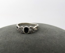 Sterling Silver Ring Size 6.5  Oval Black Inlaid Stone Marcasites CW Designer - £7.98 GBP