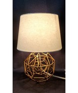 Metallic Gold Geometric Table Top Plug In Table Lamp Gold Metal Cage Lamp - $899.27 MXN