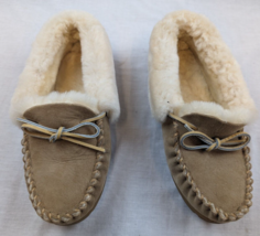 LL Bean Womens Tan Suede Shearling Lined Wicked Good Moccasins Slippers Women 11 - £31.15 GBP