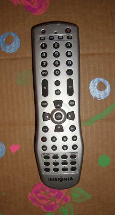 INSIGNIA REMOTE 7L12 - $9.99