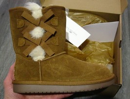 KOOLABURRA by UGG Victoria Short Boot Chestnut Bows Kids Size 1 NEW w/Box - £47.95 GBP