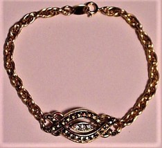 Vtg 1992 AVON Collectible Heirloom Classic Bracelet in Original Box - £10.95 GBP