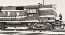 Toledo Peoria &amp; Western Railway Railroad TP&amp;W TPW #402 RS11 Locomotive Photo - £7.43 GBP
