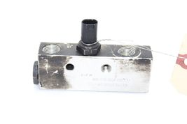 00-06 MERCEDES-BENZ SL500 ABC Hydraulic Suspension Distributor F2006 image 2