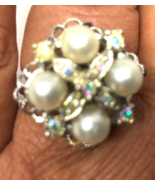 Queens Pearls and Crystals in Adjustable Size Women&#39;s Ring NEW - $150.76 MXN