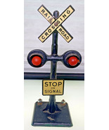 Louis Marx &amp; Co  Railroad Crossing Signal - $562.22 MXN