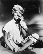 Doris Day B&amp;W 16X20 Canvas Giclee On Telephone Pillow Talk - £55.03 GBP