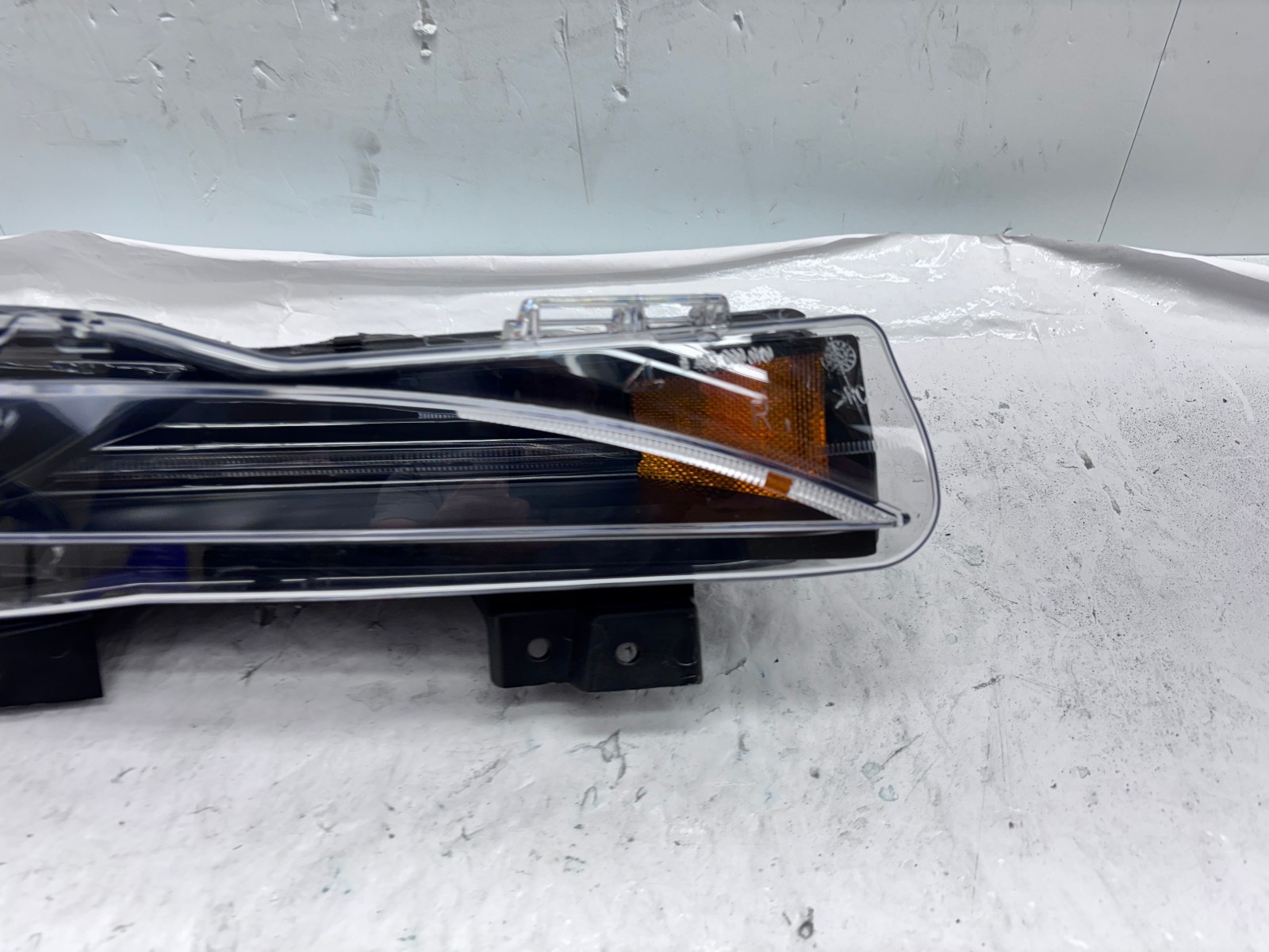 2021 2022 2023 2024 TESLA MODEL S LED FRONT RIGHT OEM FOG LIGHT 1563711-00-D Item image 2
