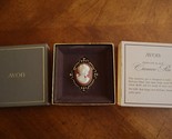 Vintage Signed AVON Cameo Perfume Glace Compact Locket Gold Tone Brooch Pin - £10.41 GBP