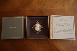 Vintage Signed AVON Cameo Perfume Glace Compact Locket Gold Tone Brooch Pin - £10.44 GBP