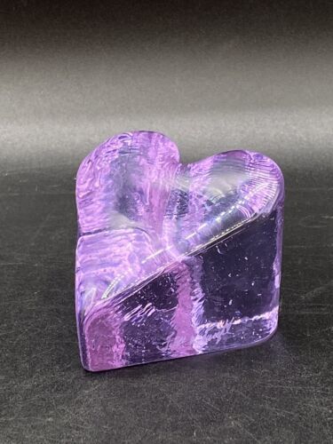 Fire &amp; Light Lavender Alexandrite Glass Heart Paperweight Neodymium Purp... - $98.99