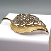 Stylish Windblown Leaf Brooch, Vintage Gold Tone Botanical Pin has One Half - £20.10 GBP