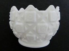 Westmoreland Old Quilt Pattern White Milk Glass Round Footed Candy Dish No Lid - £13.14 GBP
