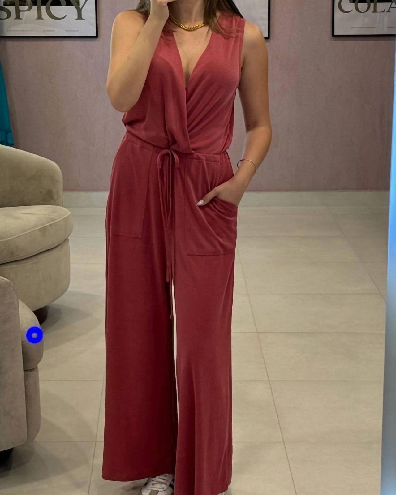 Mystree Textured Sleeveless Jumpsuit Size L - $53.46
