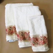 Croscill 2 Bath Towels 1 hand Towel Cream Pink Floral Border Set of 3   bda - $15.84