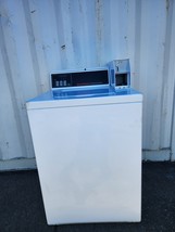 SPEED QUEEN COIN-OP TOP LOAD WASHER MODEL SWNNC2SP115TW01 SN:220601737[REF] - $792.00