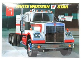 AMT By Round 2 AMT724/06 White Western Star Retro Deluxe 1/25 Scale Model Kit - £46.35 GBP