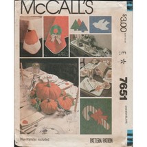 McCalls 7651 608 Christmas Thanksgiving Tablecloth, Gingerbread House Pattern UC - £7.82 GBP