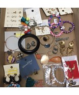 Costume Jewelry Lot 1.1 lbs Modern Wearable 7A - £11.00 GBP