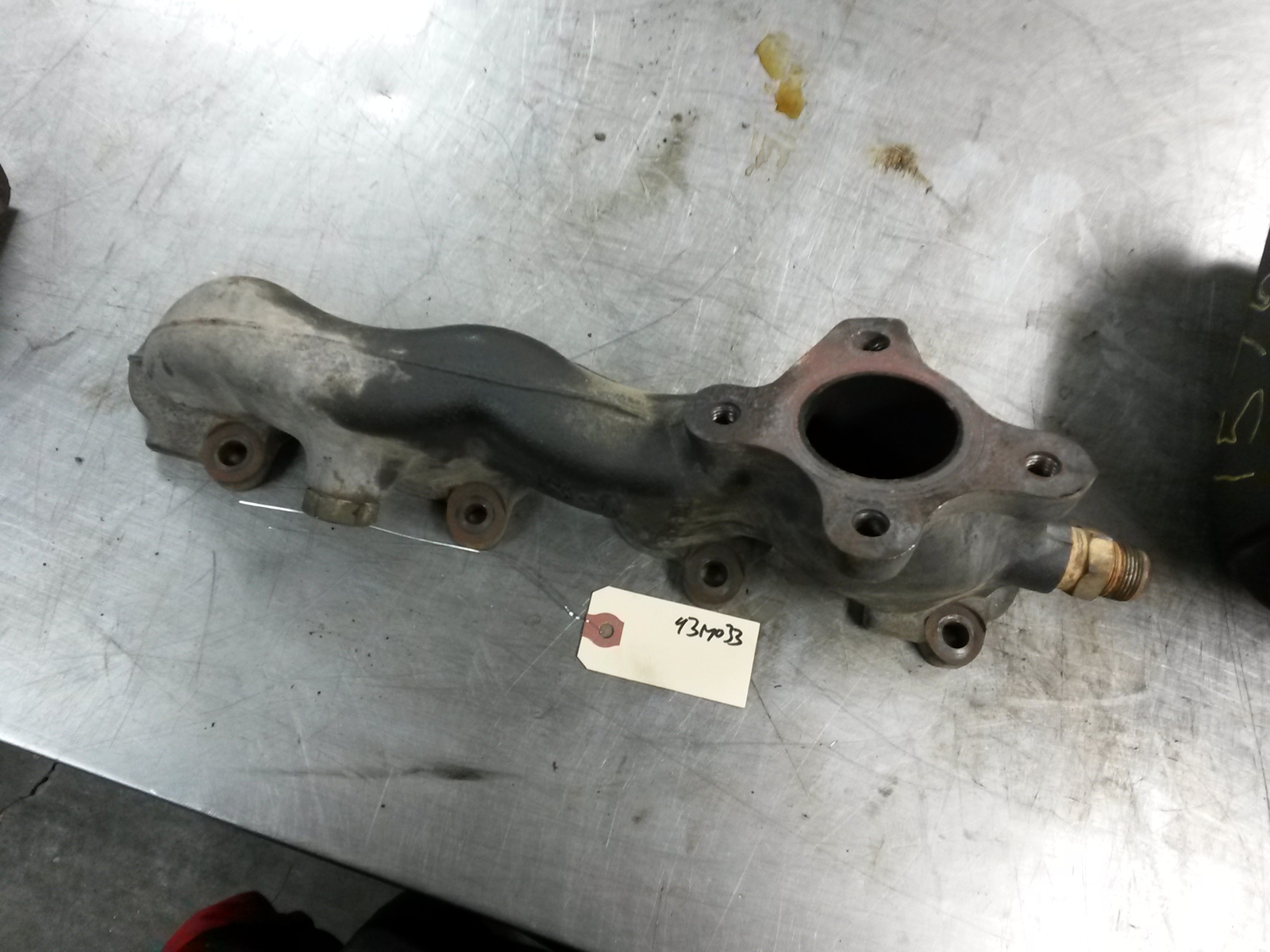 Right Exhaust Manifold From 1998 Lincoln Continental  4.6 F80E9428CA - $83.95