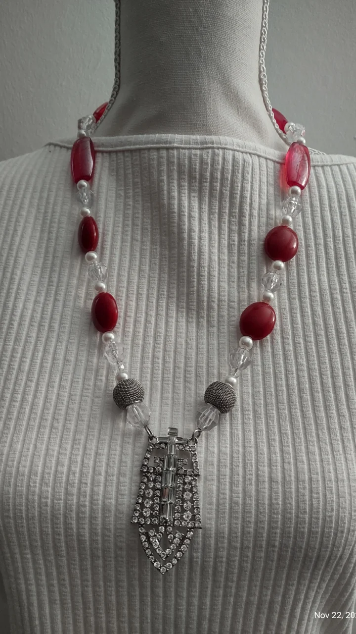 Necklace with Faux Rhinestone Pendant - $285.54 MXN