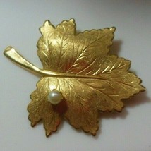 Signed Sarah Coventry Gold-tone Faux Pearl Leaf Brooch - £14.97 GBP