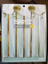 Paper Fan Streamer Backdrop White - Spritz - £7.78 GBP