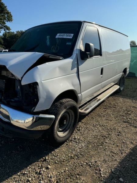 11 14 Ford E250 OEM Rear Axle 9.75" Ring Gear 4.10 Ratio 4.6L Automatic RWD Item image 12
