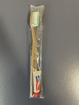 Unbranded Plastic Toothbrush and Small Toothpaste Kit SEALED - e002 - $35.01 MXN